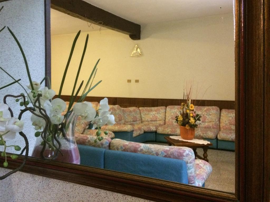 Albergo Stella Tole Exterior photo